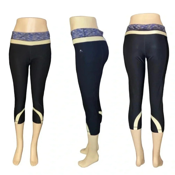 REEBOK Activewear Cropped Leggings Size L, Waist Pocket - Picture 1 of 8